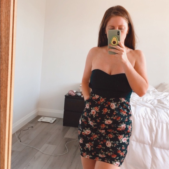 Bluenotes Dresses & Skirts - Strapless YDE Floral Dress